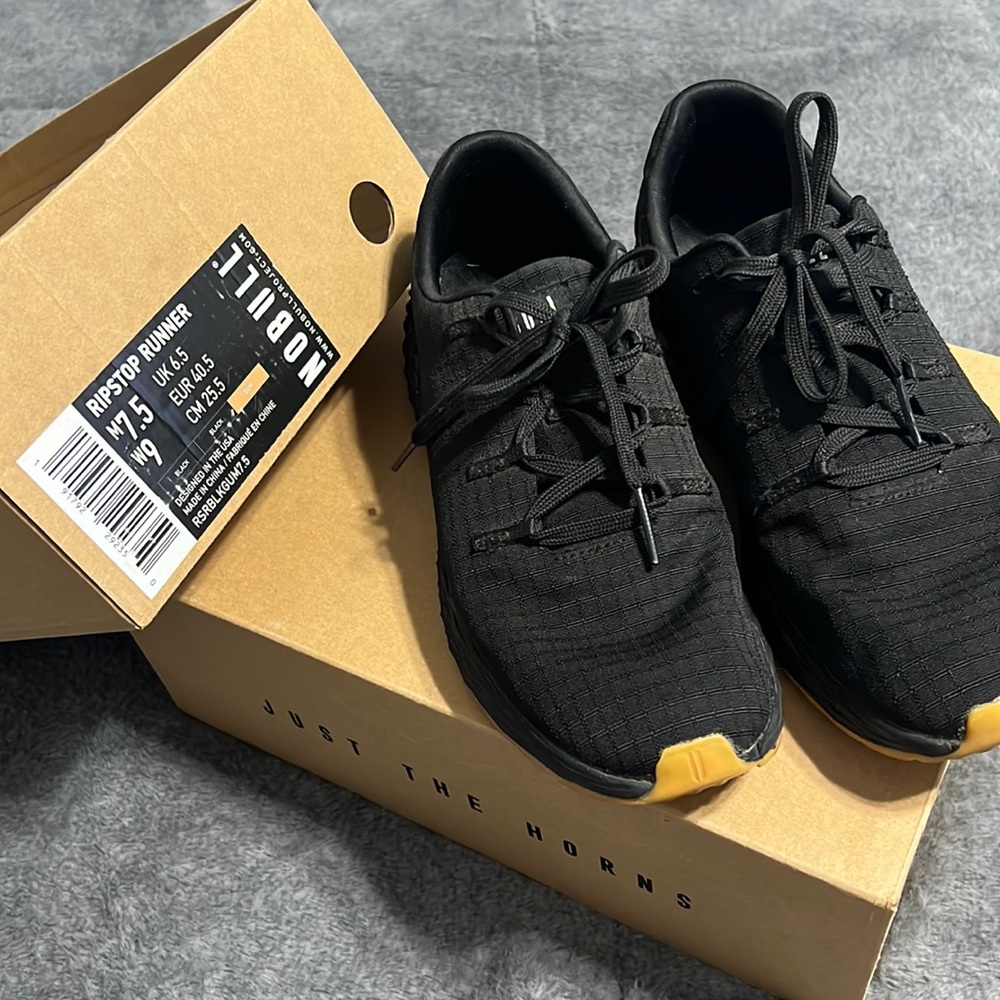Selling my gently use NOBULL ripstop runner
